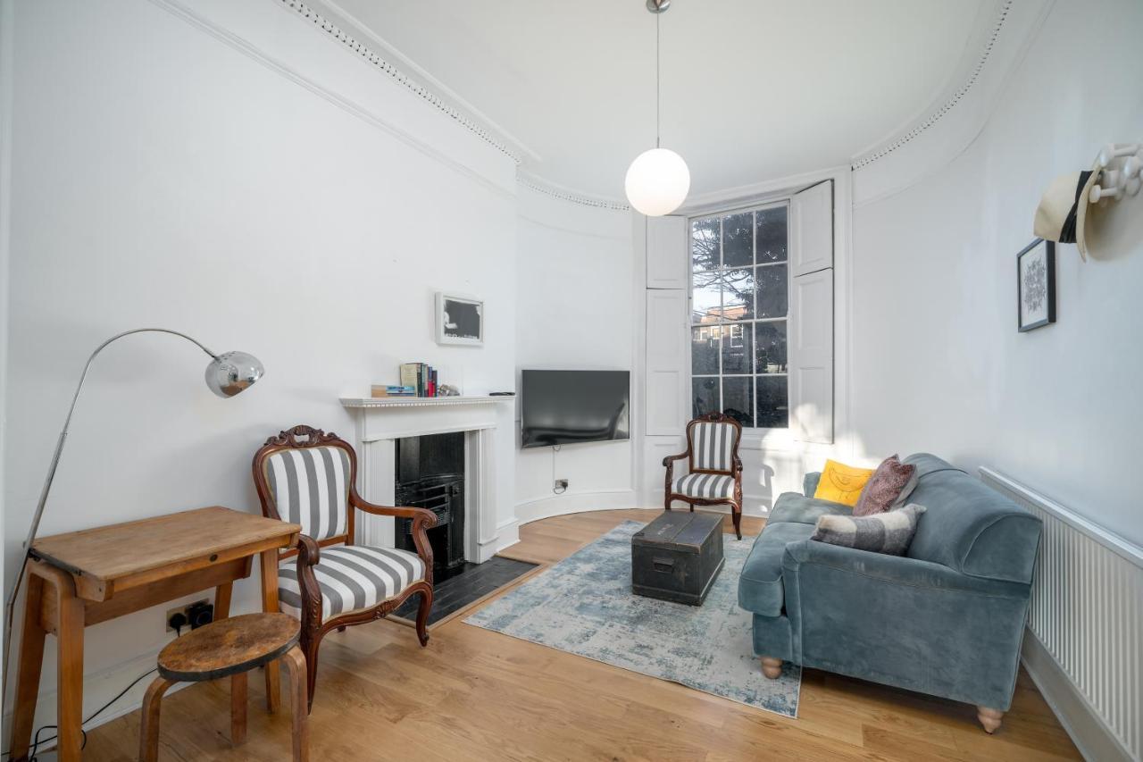 Sleek Flat With Communal Courtyard London Kültér fotó