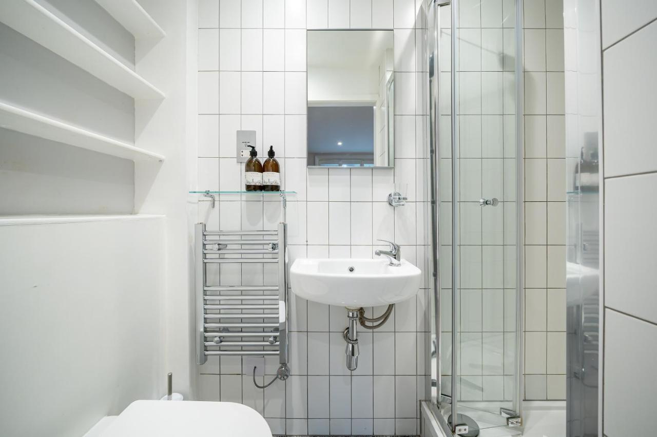 Sleek Flat With Communal Courtyard London Kültér fotó